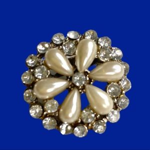 Vintage pearl and rhinestone brooch